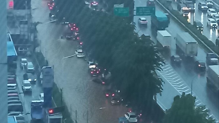 Banjir di Jl TB Simatupang, Jaksel, 3 April 2024 (dok. Ist)