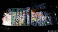 Amplop tersebut sangat menarik dengan berbagai motif.  
