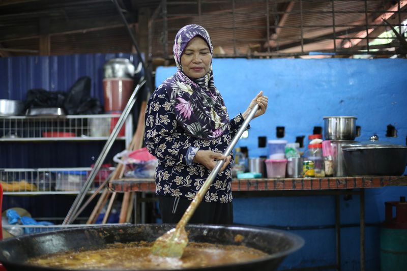 Catat! 5 Tips Bikin Rendang Daging untuk Pemula dari Chef Minang