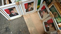 Meski proses gugatan perselisihan hasil pemilihan umum (PHPU) Pilpres 2024 masih bergulir di Mahkamah Konstitusi, namun sejumlah pedagang sudah mulai memasarkan foto pasangan Prabowo-Gibran.  
