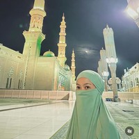 Setelah sibuk dengan berbagai kegiatannya yang padat, penyanyi Yura Yunita menjalani ibadah umrah. Dikutip dari akun Instagramnya, Yura Yunita sudah berada di Tanah Suci sejak 26 Maret 2024. Foto: Dok. Instagram @yurayunita.
