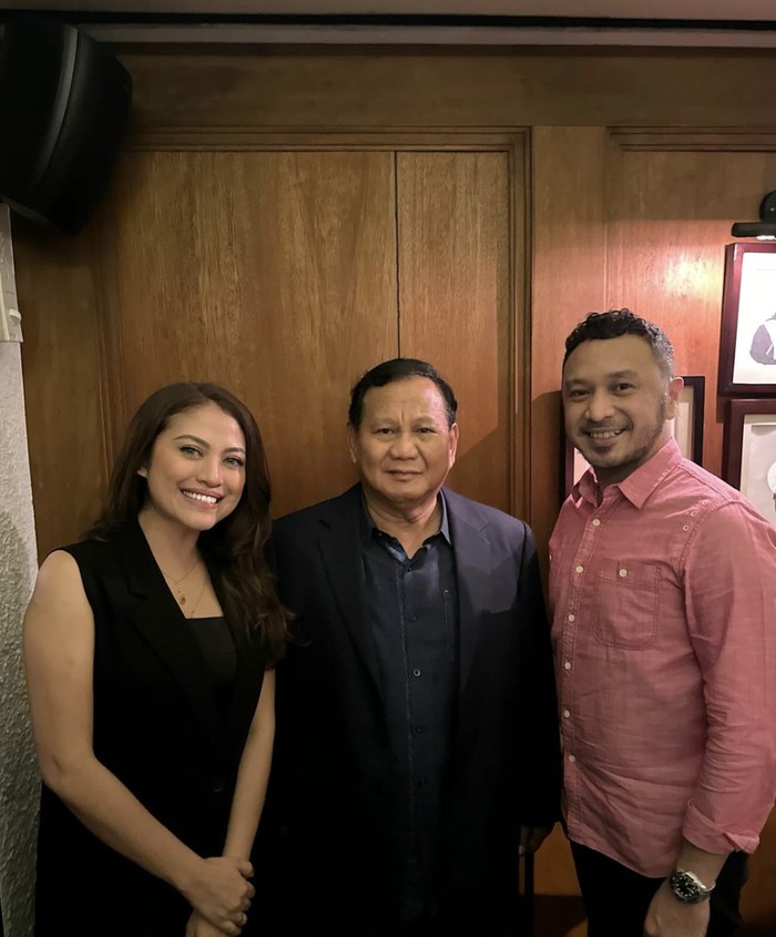 Giring Ganesha Makan Malam Bareng Prabowo hingga Kulineran di Bandung