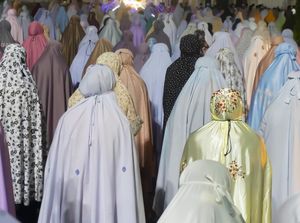 Urutan Sholat Idul Fitri Lengkap Bacaan Niatnya