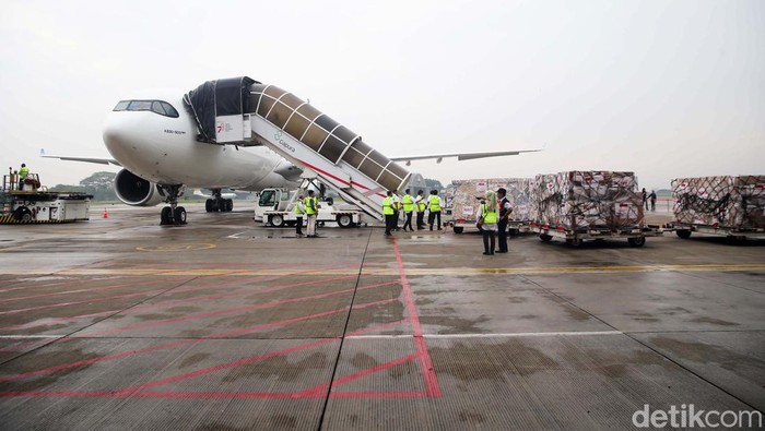 Indonesia mengirimkan bantuan untuk warga Palestina dan Sudan. Bantuan yang diberikan berupa obat obatan, makanan dan fasilitas kesehatan.