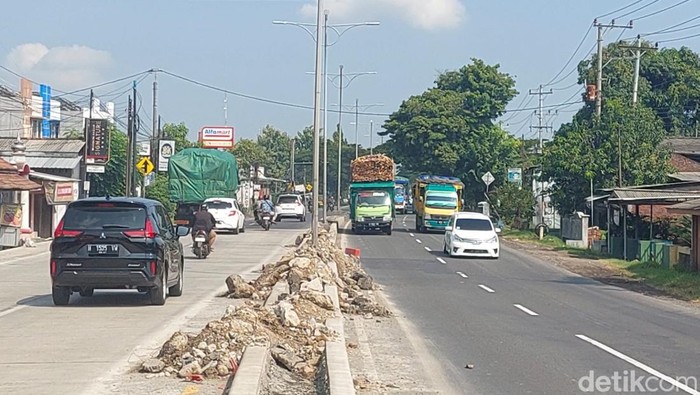 Jalan Pantura Kendal. Foto diunggah Rabu (3/4/2024).