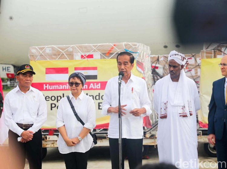 Jokowi Lepas Bantuan untuk Rakyat Palestina dan Sudan