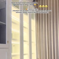 Meski masih terlihat kosong namun nantinya lemari-lemari tersebut akan digunakan untuk meletakkan koleksi fashion milik Angel dan suaminya. Foto: dok. TikTok/@angeltacik_official