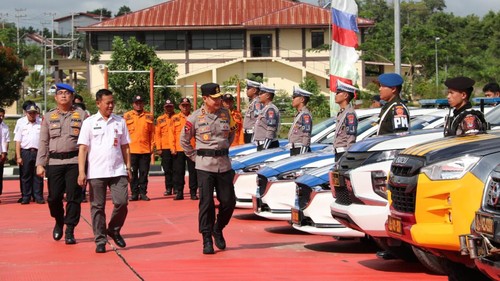 Kapolda Kaltara Irjen Daniel Adityajaya memimpin Apel Gelar Pasukan Operasi Ketupat 2024.