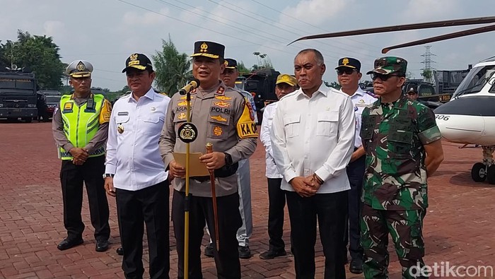 Kapolda Sumut bersama Forkopimda usai apel Operasi Ketupat Toba 2024. (Foto: Finta Rahyuni/detikSumut).