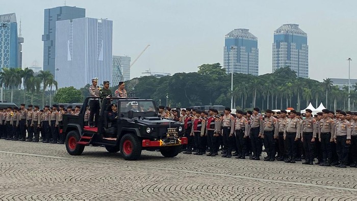 Kapolri dan Panglima di Apel Operasi Ketupat 2024