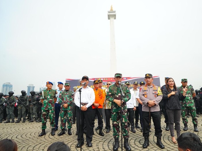 Keterangan Pers Kapolri, Panglima TNI dan Menko PMK