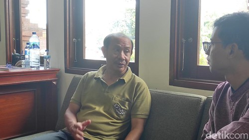 Ketua KPU Badung I Gusti Ketut Gede Yusa Arsana Putra saat ditemui detikBali di kantornya, Rabu (3/4/2024). (I Wayan Sui Suadnyana/detikBali)