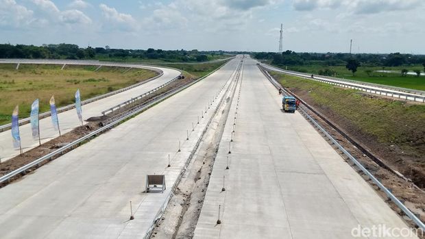 Kondisi jalan tol Jogja-Solo di Klaten yang akan dibuka fungsional saat mudik Lebaran 2024, Rabu (3/4/2024).