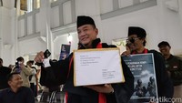 Massa minta hakim MK dapat memutuskan perkara sengketa dengan seadil-adilnya dan sejujur-jujurnya.