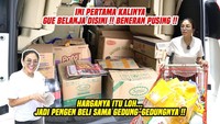 Nikita Mirzani mencoba berbelanja bulanan ke supermarket grosir yang ternyata harganya lebih murah. Ia tak menyangka kalau sudah berbelanja banyak, tapi harganya murah. Ia berbelanja minyak goreng dan kebutuhan lain. Foto: YouTube Crazy Nikmir Official