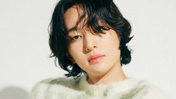 Foto-foto Onew SHINee sebagai Artis GRIFFIN Entertainment Foto-foto Onew SHINee sebagai Artis GRIFFIN Entertainment