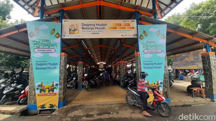 Pasar Puri Pati suasananya cukup ramai saat Bulan Ramadan, Rabu (3/4/2024).
