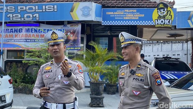 Patung Warok Suromenggolo di Bumi Reyog Ponorogo.