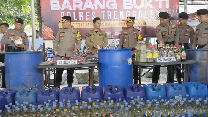 Pemusnahan narkoba dan miras di Trenggalek