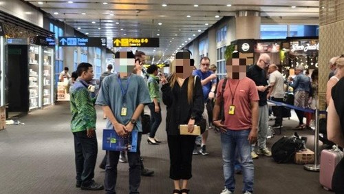 Perempuan asal Ukraina berinsial BK dideportasi alias diusir dari Bali, Selasa (2/4/2024)