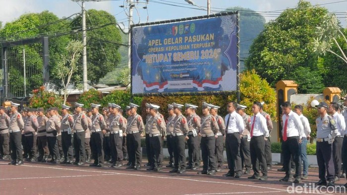 Polres Trenggalek gelar Apel pasukan Operasi Ketupat Semeru 2024