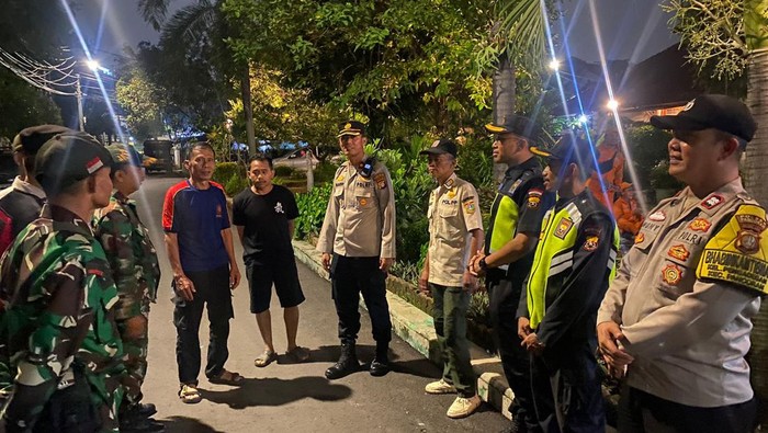 Polsek Pancoran patroli antisipasi rumah warga yang ditinggalkan mudik.
