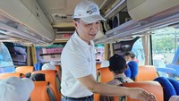 Direktur Kepatuhan, SDM dan Manajemen Risiko Askrindo, Kun Wahyu Wardana mengatakan, Askrindo berkomitmen untuk membantu dan memfasilitasi mudik yang terjamin bagi Masyarakat, program mudik ini juga sejalan dengan Pilar Sosial yang diemban oleh BUMN. Selain itu, sebagai bagian dari upaya meningkatkan literasi asuransi dan inklusi keuangan, Askrindo juga memberikan perlindungan asuransi kecelakaan diri secara gratis kepada 500 pemudik yang diberangkatkan dengan nilai pertanggungan mencapai Rp 15 Milyar.