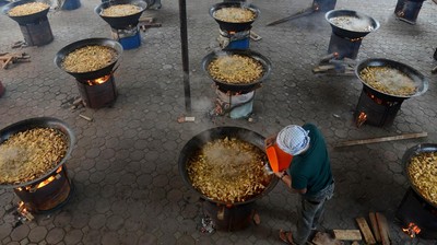 Potret Tradisi Memasak Kuah Beulangong Rayakan Nuzululquran