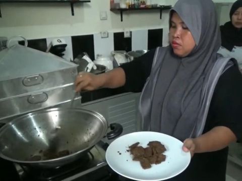 Proses pembuatan kangkung rendang. (Foto: Dok. Syifa Hydroponik)