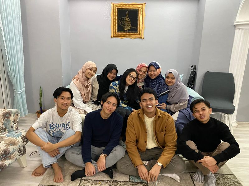 Suasana buka bersama puasa Ramadan 2024 di Bursa, Turki.