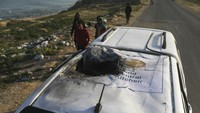 Israel kembali melancarkan serangan biadab terhadap relawan kemanusiaan di Jalur Gaza pada Senin (2/4/2024). (AP Photo/Ismael Abu Dayyah)