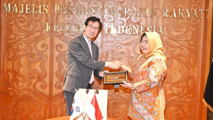 Plt Sekjen MPR RI Siti Fauziah