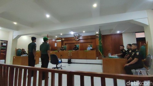 Sidang eksepsi dua anggota TNI penyerang kantor Satpol PP Denpasar, Rabu (3/4/2024).