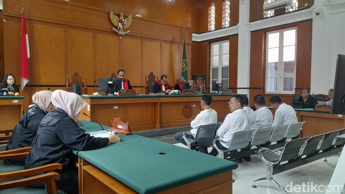 Sidang kasus dugaan korupsi industri sampah Makassar dengan kerugian negara Rp 45 miliar di PN Makassar. Andi Audia Faiza Nazli Irfan/detikSulsel