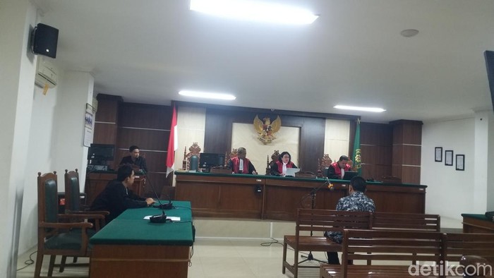 Sidang putusan Syarifuddin Daeng Punna alias Sadap terkait kasus politik uang di PN Makassar.