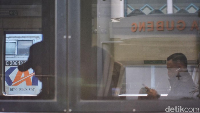 Suasana Arus Mudik di Stasiun Gubeng Surabaya