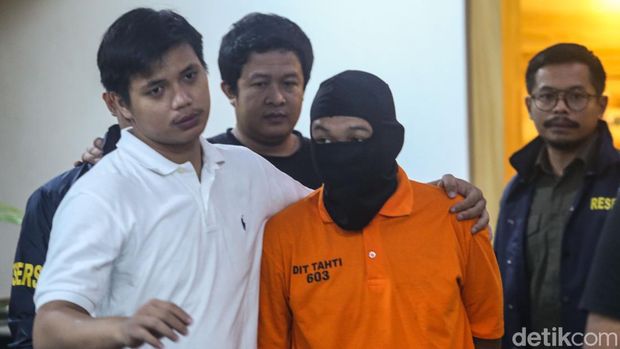 Tampang Pelaku dan Barbuk Pedang Kasus Pembunuhan Praka Supriyadi