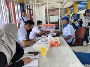 Hadapi Mudik Lebaran, Sopir Bus di Sukabumi Dites Urine