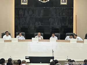 Pemkot Makassar Akan Gelar Iktikaf Hadiah Umrah-Pawai Obor di Masjid 99 Kubah