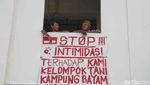 Warga Kampung Bayam Protes Penangkapan Ketua Kelompok Mereka