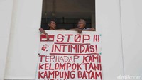 Dalam konferensi pers itu, Solidaritas Peduli Kampung Susun Bayam menyayangkan tindakan Polres Jakarta Utara yang menangkap paksa warga Kampung Bayam Selas (2/4) kemarin.  