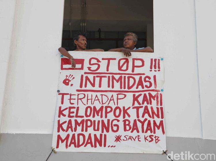 Warga Kampung Bayam Protes Penangkapan Ketua Kelompok Mereka