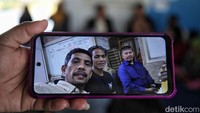 Dua warga yang dijemput paksa merupakan pasangan suami istri, yakni Ketua Kelompok Tani Kampung Susun Bayam bernama Furqan dan istrinya, Diah. Sebelum tengah malam, Diah dibebaskan tetapi suaminya masih ditahan.  
