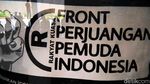 Warga Kampung Bayam Protes Penangkapan Ketua Kelompok Mereka