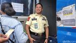 Antusiasme Warga Tukar Uang Baru di Halaman DPRD Sumsel