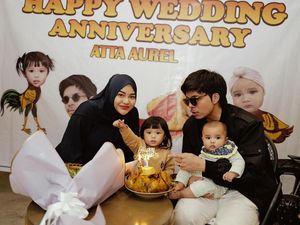 So Sweet! Aurel Hermansyah dan Atta Halilintar Dinner ala Warung Tenda