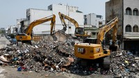 Gempa yang mengguncang pulau itu menewaskan sedikitnya sembilan orang. Pihak berwenang Taiwan telah mengonfirmasi bahwa sebanyak 127 orang masih terjebak akibat gempa tersebut.