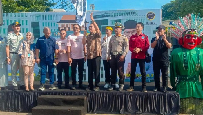 Benyamin Lepas 904 Peserta Mudik Gratis Pemkot Tangsel (dok.ist)