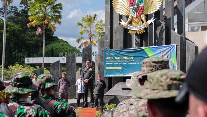 Tim patroli gabungan optimalisasi fungsi perkarantinaan di Pos Lintas Batas Negara (PLBN) Entikong menemukan ratusan kilogram beras dan minyak goreng di perlintasan tidak resmi alias jalur tikus perbatasan Indonesia-Malaysia pada Rabu (3/4). Komoditas ditemukan pada dua lokasi yang berbeda di sekitar PLBN Entikong.