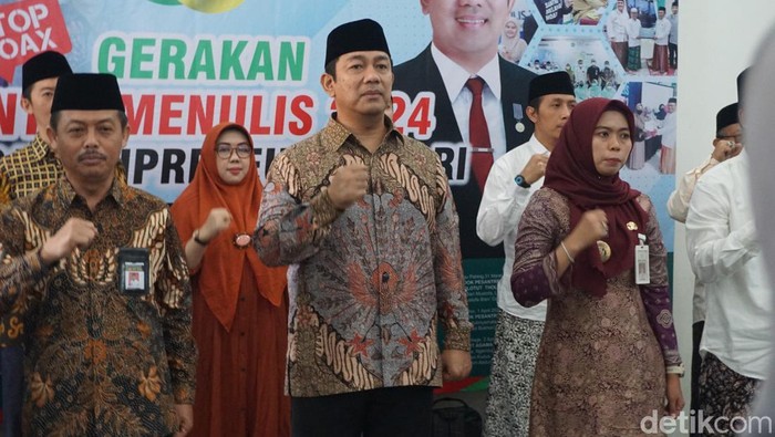 Kepala LKPP RI Hendrar Prihadi di Pesantren Girikesumo, Banyumeneng, Mranggen, Demak, Kamis (4/4/2024).